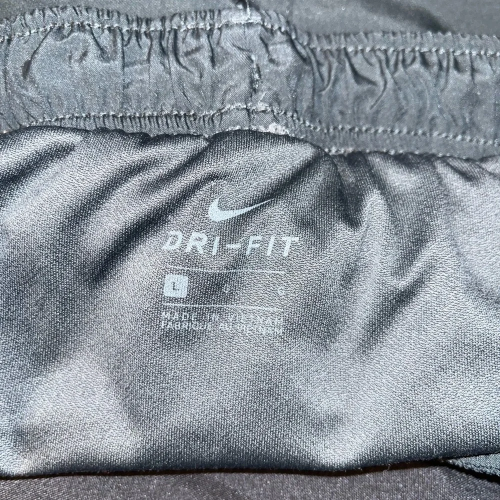 Nike shorts - Picture 3 of 3